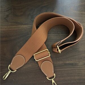 Evelyne Style Crossbody Strap